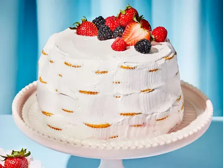 Decorating and Serving the Italian Rainbow Cookie Cake