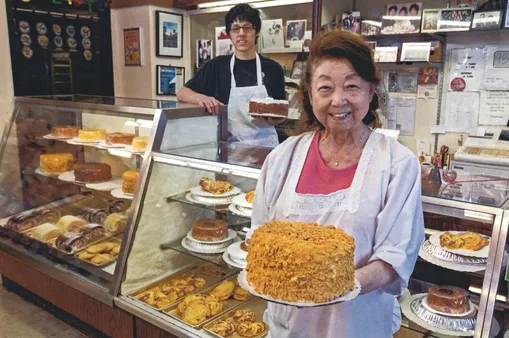 Ingredients and Tools You Need for Blum's Crunch Cake