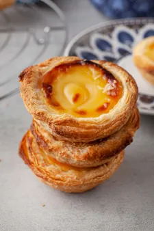 Making Natas Portuguese Tarts at Home