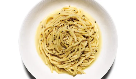 The Art of Preparing the Perfect Cacio e Pepe Sauce