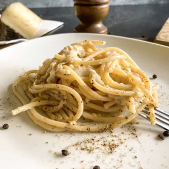 Tips and Variations for the Ultimate Bucatini Cacio e Pepe Experience