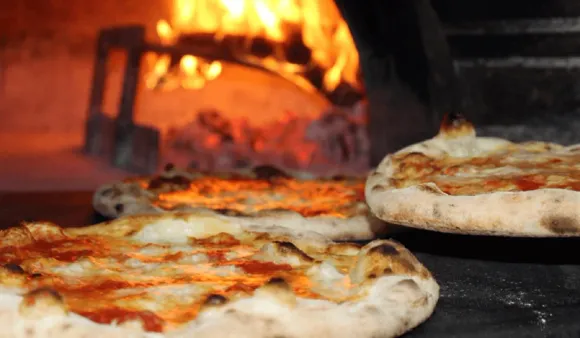 Understanding the Role of Pizza Stone in Electric Convection Oven